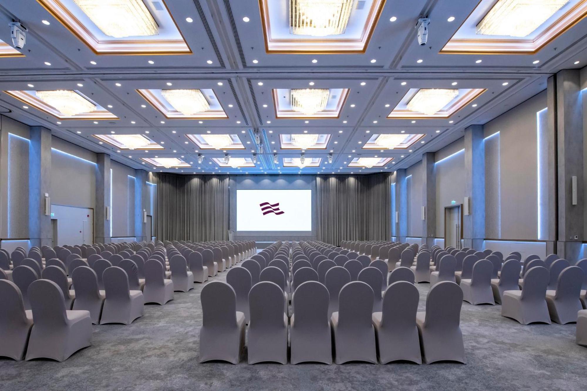 Crowne Plaza Bahrain By Ihg होटल 5*