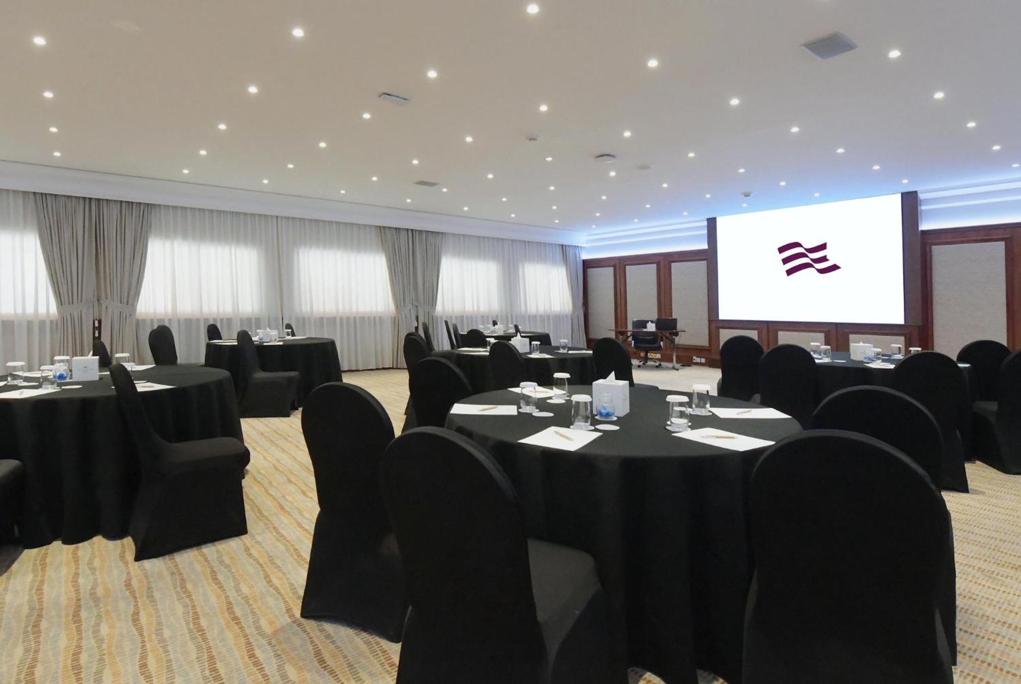 होटल Crowne Plaza Bahrain By Ihg