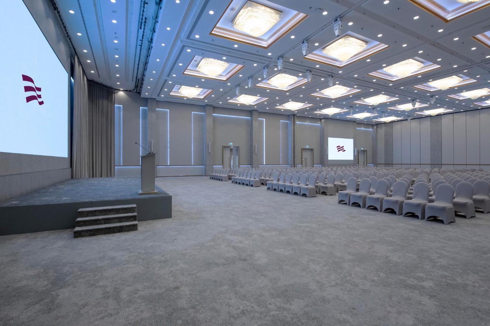 होटल Crowne Plaza Bahrain By Ihg 5*