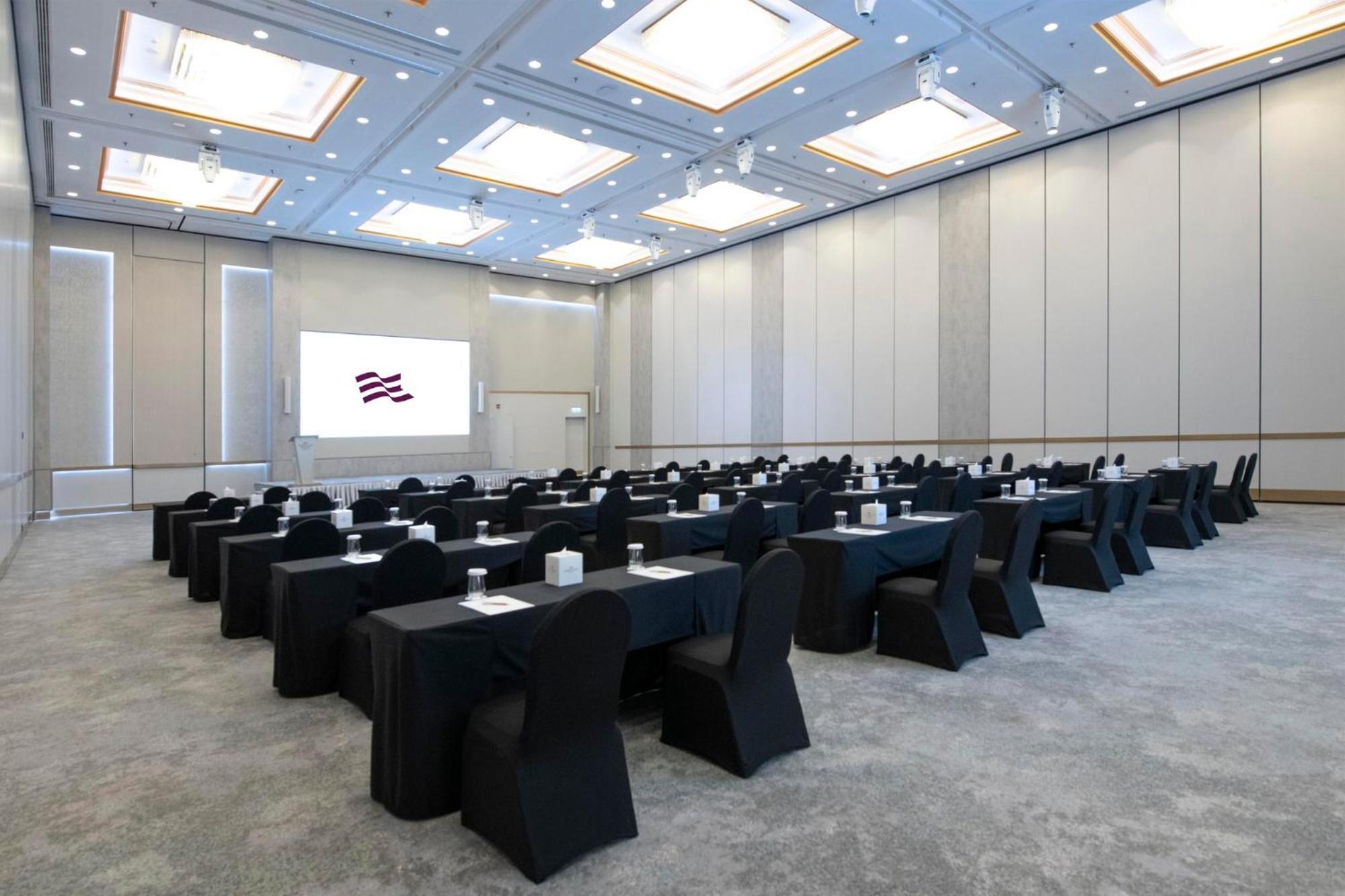 Crowne Plaza Bahrain By Ihg होटल